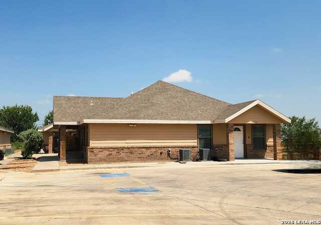 1115 Elia Santos Property Photo 1