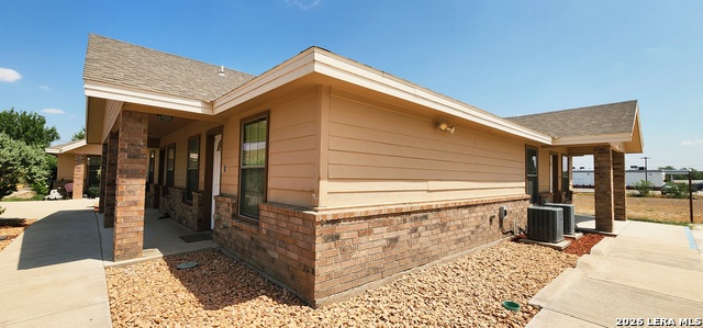 1115 Elia Santos Property Photo 4