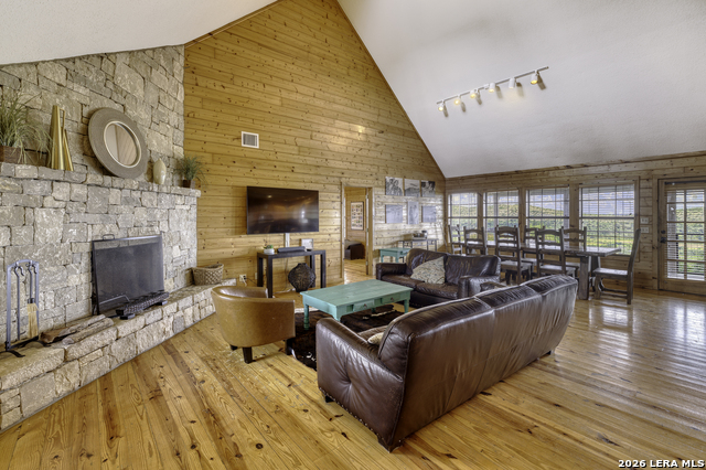 360 Bluebonnet Property Photo 11