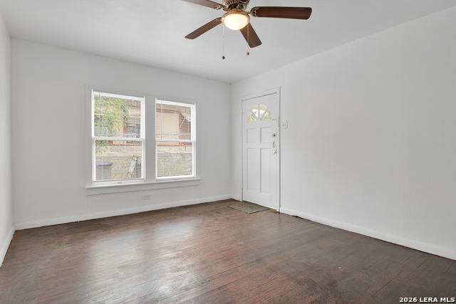 631 W Magnolia Property Photo 4