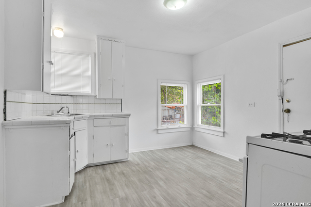 631 W Magnolia Property Photo 5