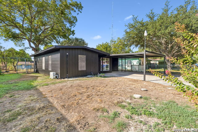 914 Dodic St Property Photo 3