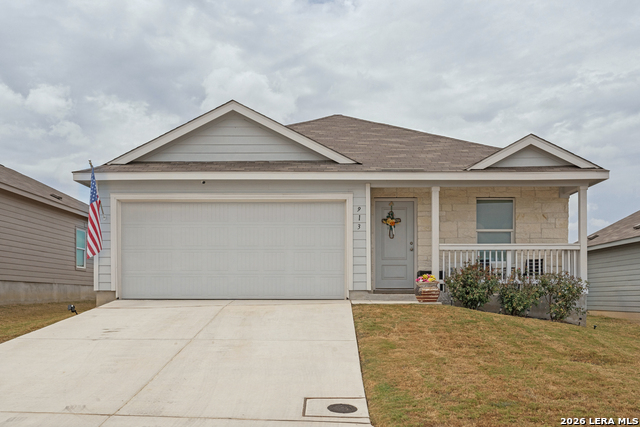 913 Riviera Ct Property Photo 2