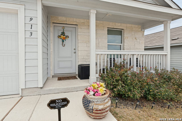 913 Riviera Ct Property Photo 4