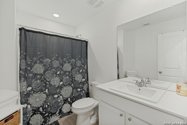 913 Riviera Ct Property Photo 18
