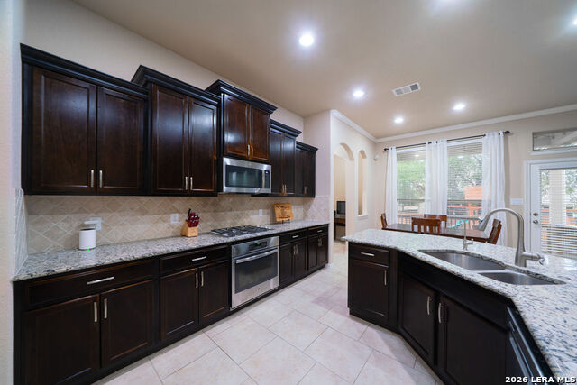 803 Gold Beauty Property Photo 7