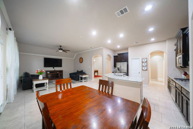 803 Gold Beauty Property Photo 10