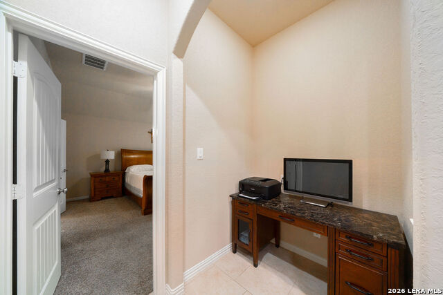 803 Gold Beauty Property Photo 11