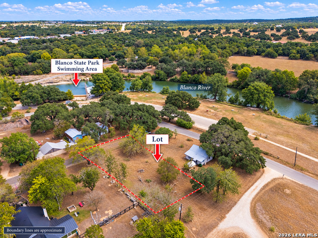 3 Elm St Property Photo 1