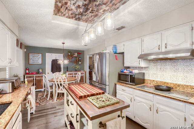 3438 Foxbriar Ln Property Photo 6