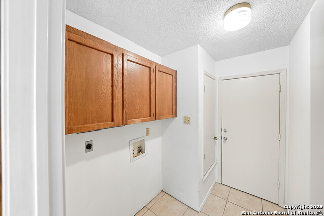 8419 Timber Ml Property Photo 6