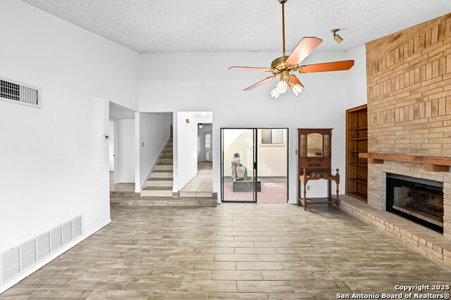 8419 Timber Ml Property Photo 8