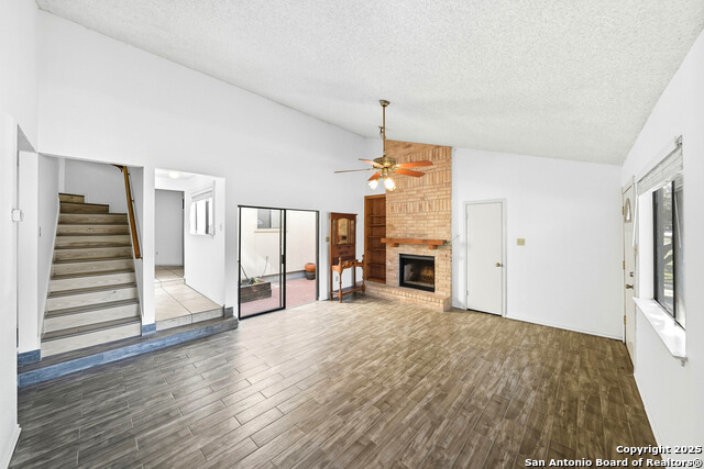 8419 Timber Ml Property Photo 9