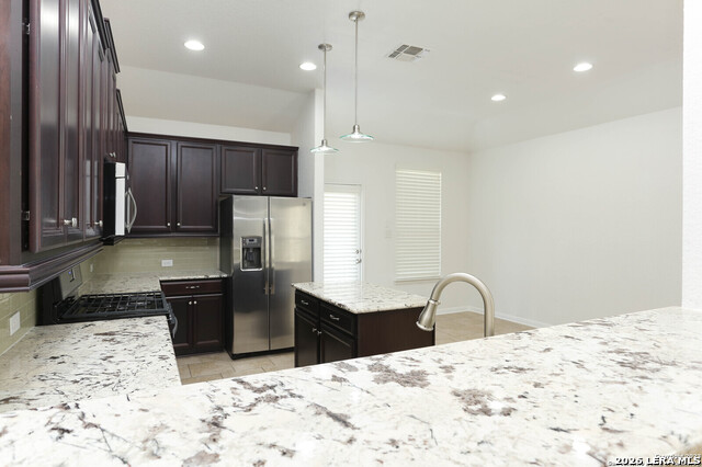 22527 Carriage Bush Property Photo 5
