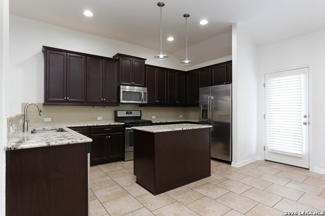22527 Carriage Bush Property Photo 11