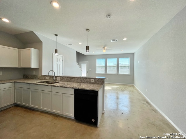 6922 Crestway Rd Property Photo 2