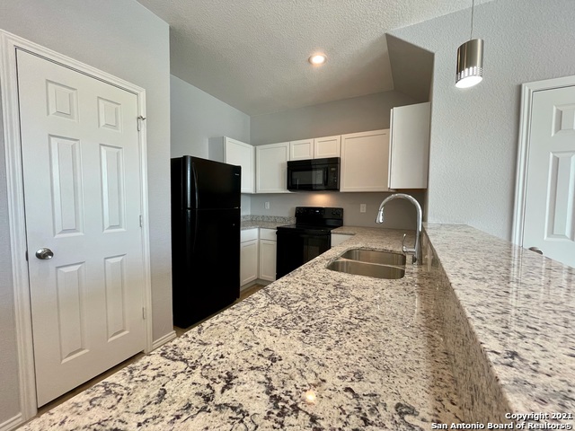 6922 Crestway Rd Property Photo 3