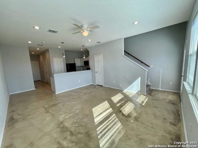 6922 Crestway Rd Property Photo 7
