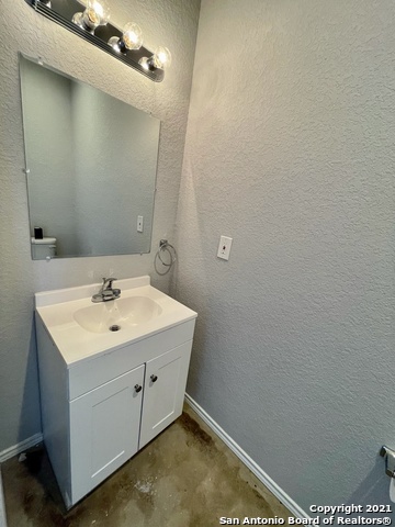 6922 Crestway Rd Property Photo 11