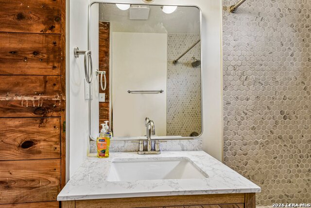 1711 Center Property Photo 26