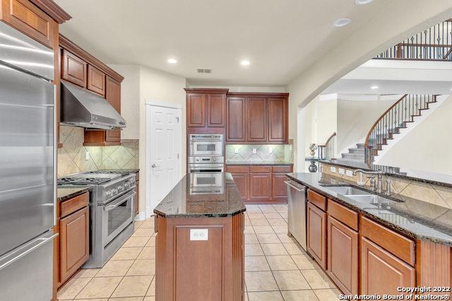 7210 Hovingham Property Photo 12