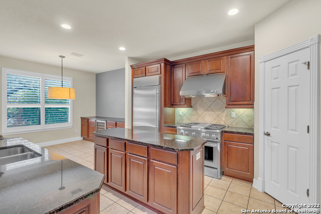 7210 Hovingham Property Photo 14