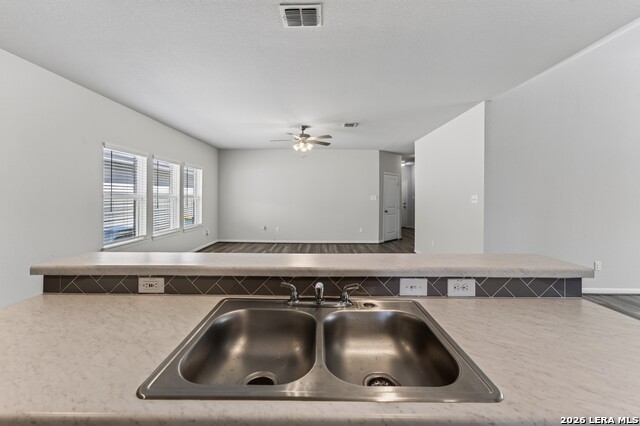 4823 Cambridge Park Property Photo 13