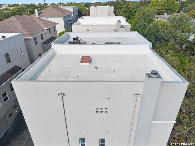 225 E Mulberry Property Photo 5