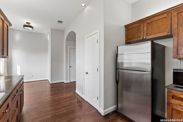 225 E Mulberry Property Photo 13