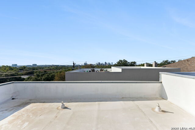 225 E Mulberry Property Photo 24