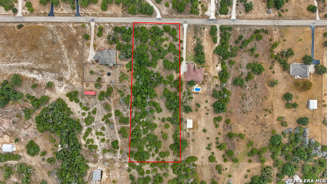 336 Lily St Property Photo 3