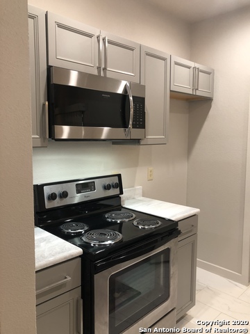 9415 Caen Property Photo 4