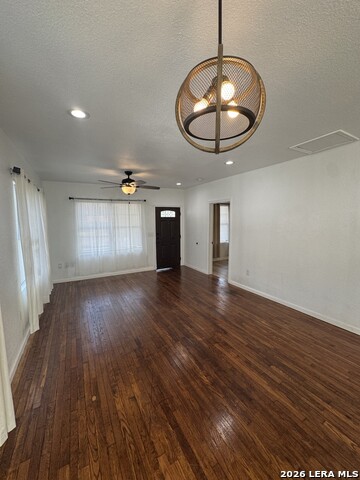 138 Paul St Property Photo 4