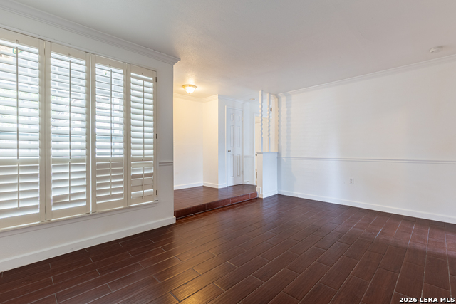 4334 Stockdale St Property Photo 6
