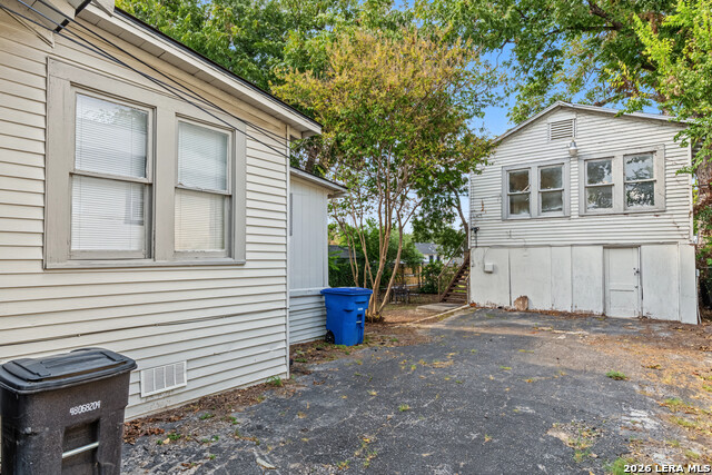 433 W Rosewood Ave Property Photo 4