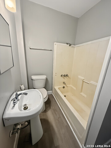 433 W Rosewood Ave Property Photo 16