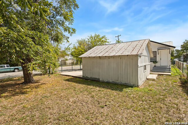 2055 E Crockett St Property Photo 22