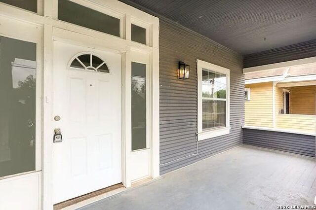 618 Saint James Property Photo 2