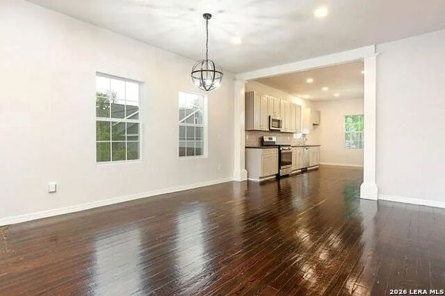 618 Saint James Property Photo 8