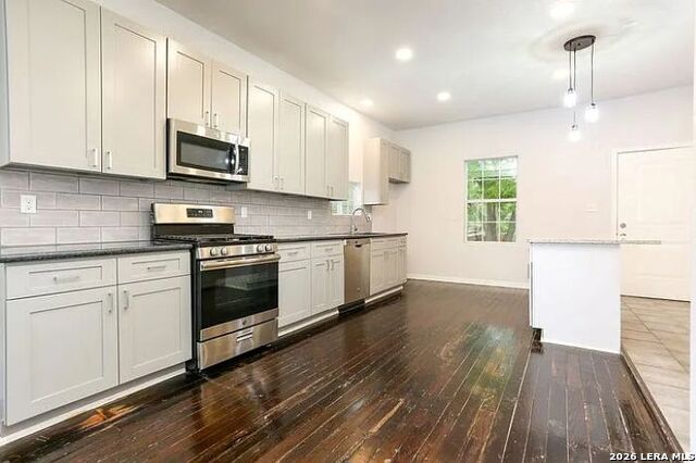618 Saint James Property Photo 10