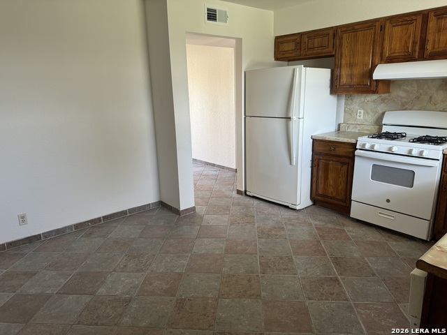 136 Plainview Dr Property Photo 3