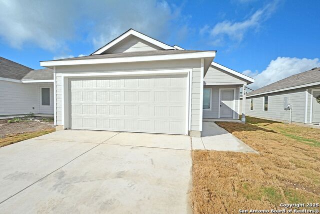 2414 Legends Crk Property Photo 1