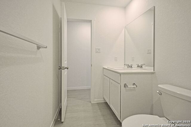 2414 Legends Crk Property Photo 8