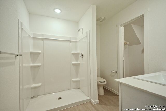 2414 Legends Crk Property Photo 18