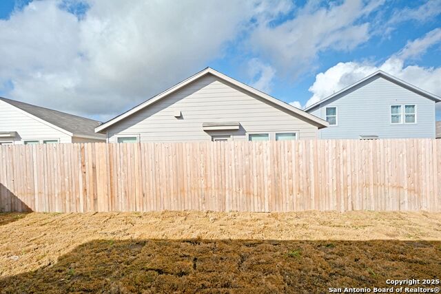 2414 Legends Crk Property Photo 23