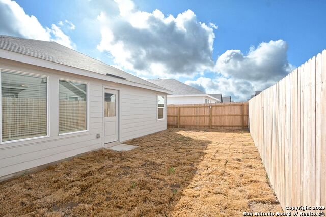 2414 Legends Crk Property Photo 26