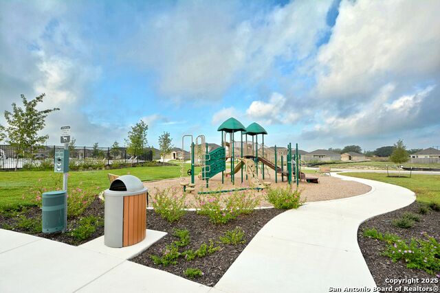 2414 Legends Crk Property Photo 28