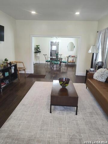 334 Pershing Ave Property Photo 6