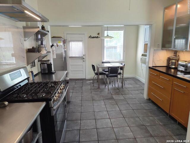 334 Pershing Ave Property Photo 8