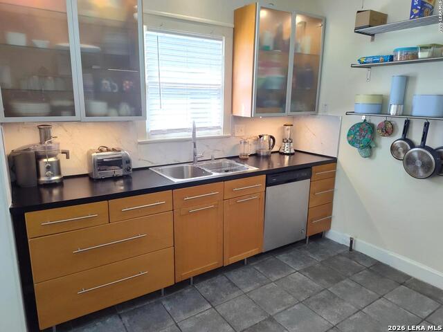 334 Pershing Ave Property Photo 9